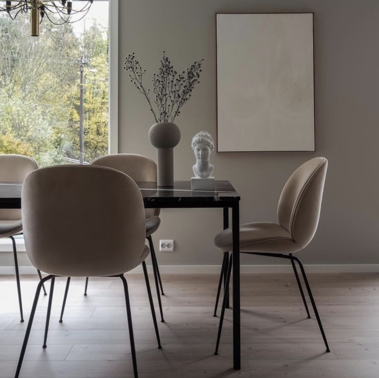 gubi beetle stol beige
